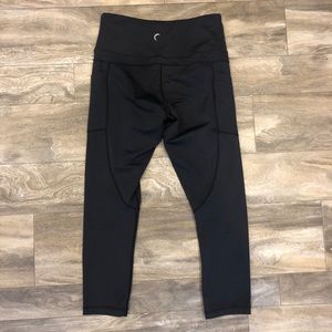 Black Pocket Light n Tight Hi-Rise Capris 2